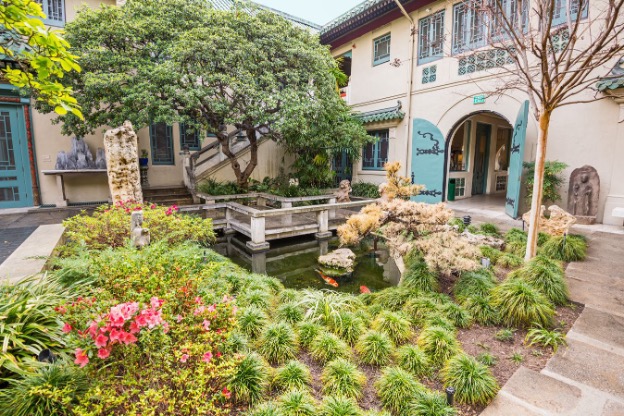 The courtyard at the Pacific Asian Museum